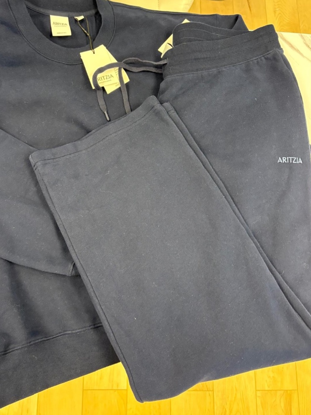 NWT aritzia sweatfleece set
